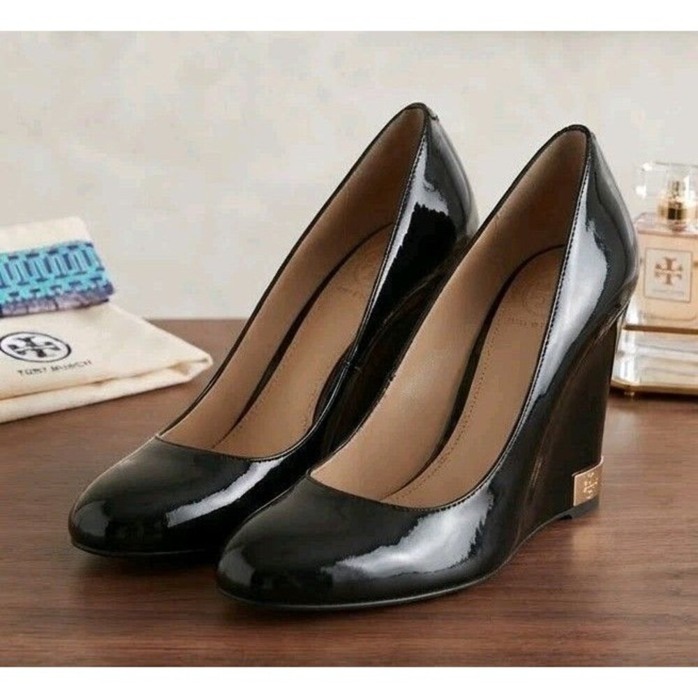 Tory Burch NWOB Women’s Black Patent Leather Stacked Wedge Pumps Shoes Sz. 6.5